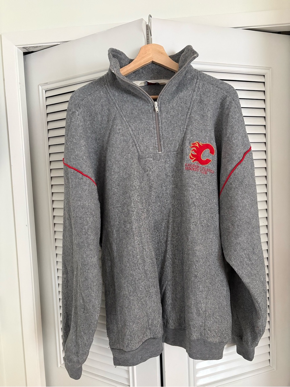 Vintage Calgary Flames Zip up Fleece - Size L
